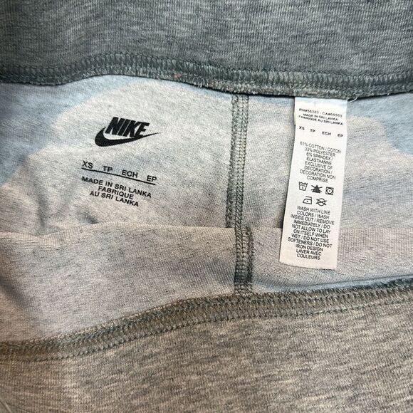 Nike Classic High Waisted 8” Biker Shorts in Gray Size S - Picture 5 of 7